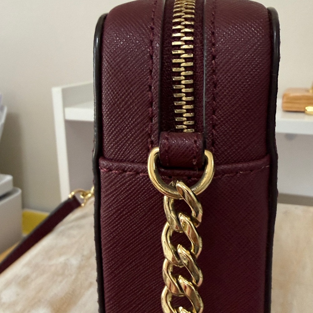 Michael Kors Wine Saffiano Leather Crossbody with Gold Chain - Picture 4 of 10